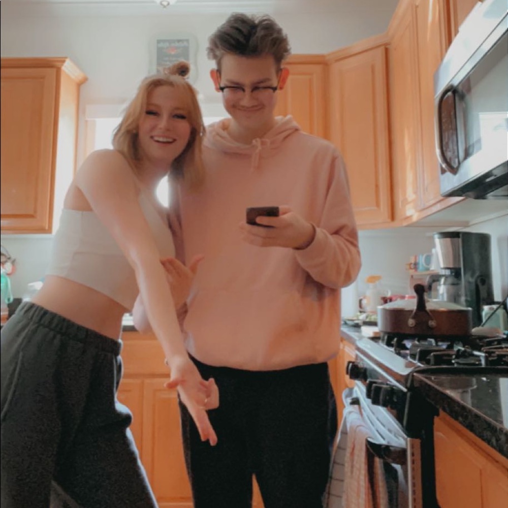 Meet your Posher, Devin